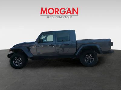 2026 Jeep Gladiator — photo 8 view