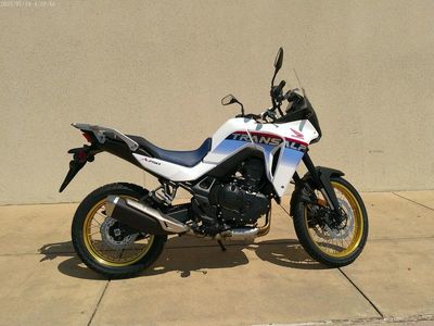 2025 Honda XL750S — interior view