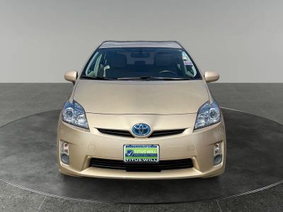 2011 Toyota Prius — side profile view