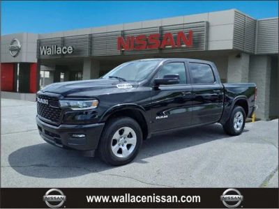 2025 RAM 1500 Big Horn/Lone Star in Diamond Black Crystal Pearlcoat — front three-quarter view