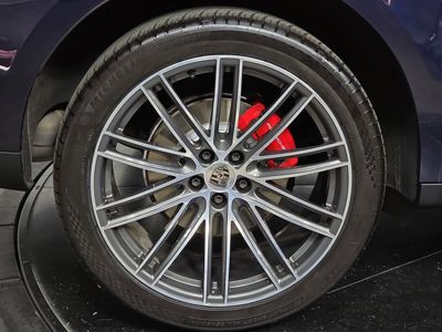2023 Porsche Macan - Photo 29