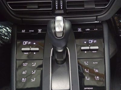 2023 Porsche Macan - Photo 19