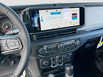 2026 Jeep Gladiator — photo 14 view