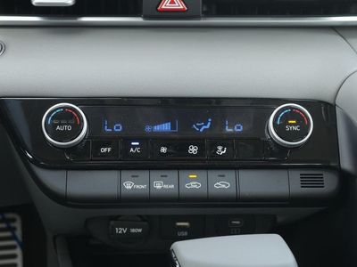 2026 Hyundai Elantra - Photo 40