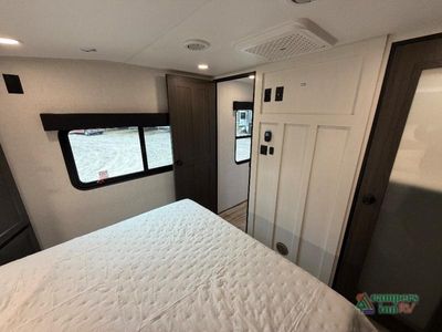 2026 Venture RV SportTrek - Photo 42
