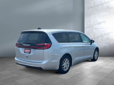 2024 Chrysler Pacifica - Photo 6