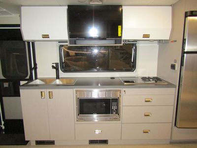 2026 Winnebago VIEW - Photo 7