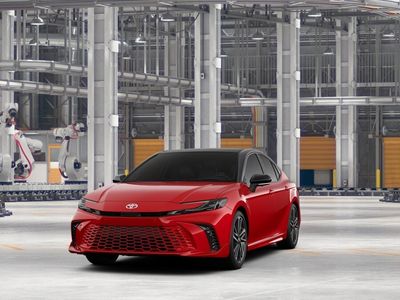 2026 Toyota Camry - Photo 18