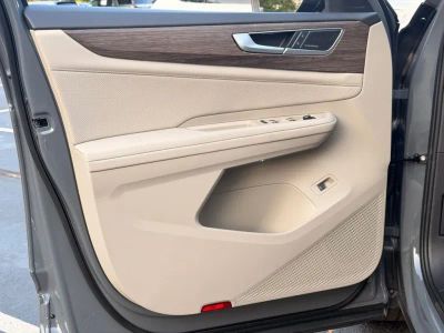 2025 Volkswagen Atlas - Photo 29