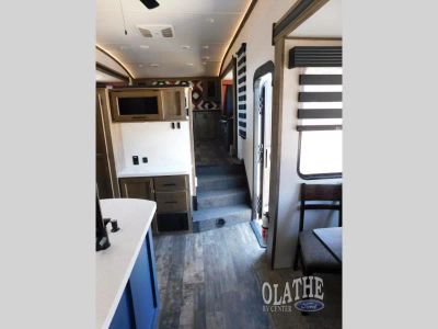 2022 Forest River RV Sabre - Photo 18