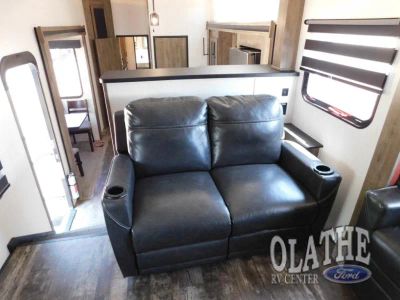 2022 Forest River RV Sabre - Photo 35