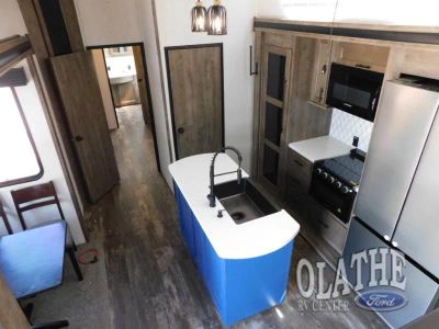 2022 Forest River RV Sabre - Photo 38