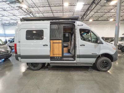 2027 Winnebago REVEL — photo 17 view
