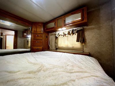 2005 Forest River Cedar Creek — photo 18 view