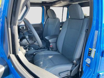 2026 Jeep Gladiator — photo 18 view