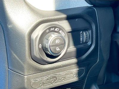 2026 Jeep Gladiator — photo 10 view