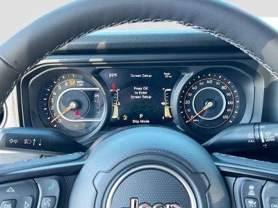 2026 Jeep Gladiator — photo 12 view
