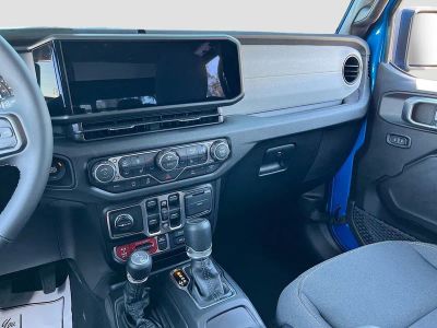 2026 Jeep Gladiator — photo 20 view