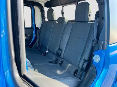 2026 Jeep Gladiator — photo 21 view