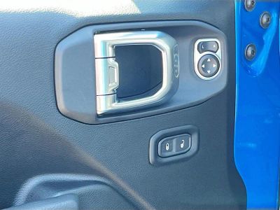 2026 Jeep Gladiator — photo 15 view