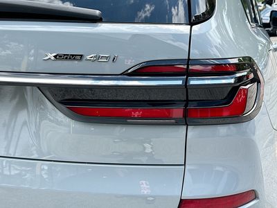 2023 BMW X7 — photo 34 view