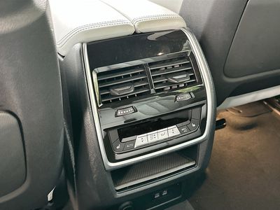 2023 BMW X7 — photo 27 view