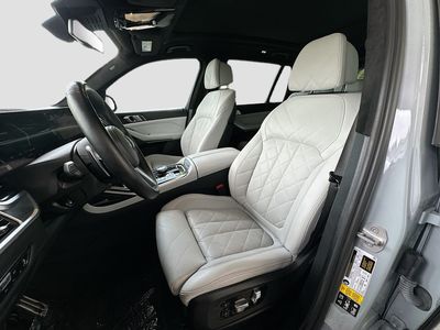 2023 BMW X7 — photo 22 view