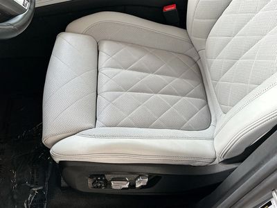 2023 BMW X7 — photo 20 view