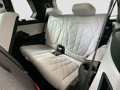 2023 BMW X7 — photo 29 view