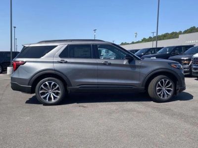 2026 Ford Explorer - Photo 2