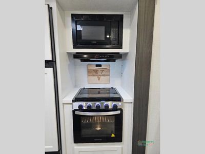 2025 Venture RV SportTrek Touring Edition - Photo 23