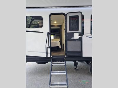2025 Venture RV SportTrek Touring Edition - Photo 6