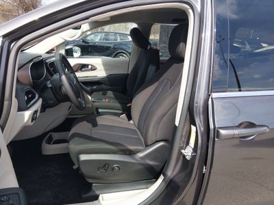 2023 Chrysler Voyager - Photo 20