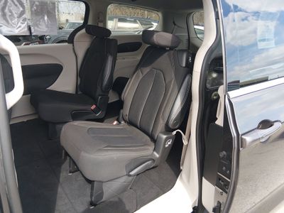 2023 Chrysler Voyager - Photo 19