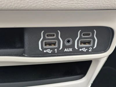 2024 Chrysler Pacifica Hybrid — photo 21 view