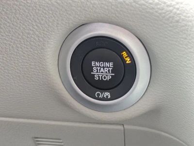 2024 Chrysler Pacifica Hybrid — photo 28 view