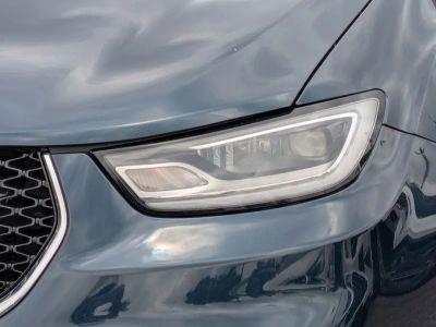 2024 Chrysler Pacifica Hybrid — photo 9 view