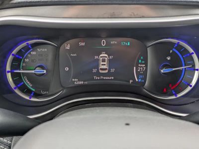 2024 Chrysler Pacifica Hybrid — photo 27 view