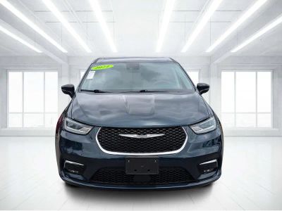 2024 Chrysler Pacifica Hybrid — photo 8 view