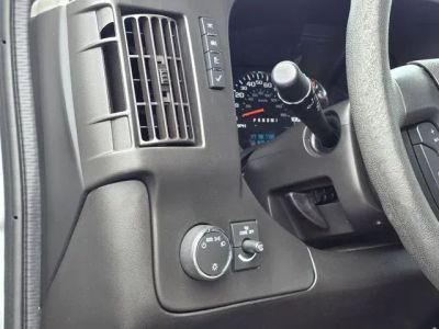 2018 Chevrolet Express 3500 - Photo 16
