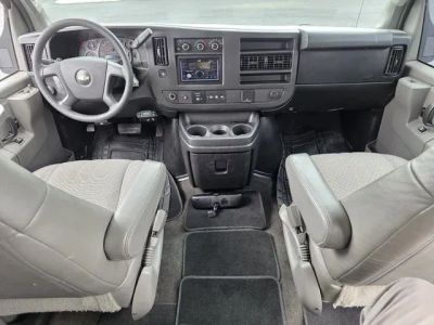 2018 Chevrolet Express 3500 - Photo 5
