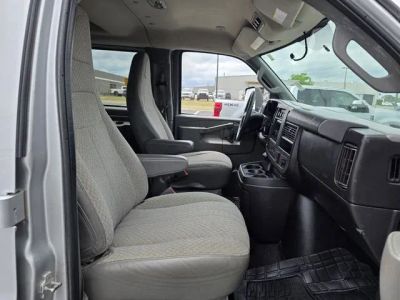2018 Chevrolet Express 3500 - Photo 23