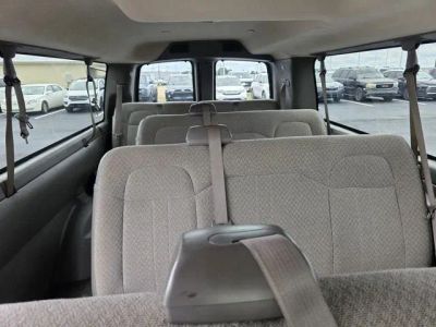 2018 Chevrolet Express 3500 - Photo 12
