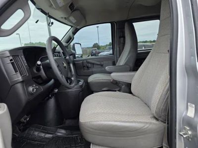 2018 Chevrolet Express 3500 - Photo 8