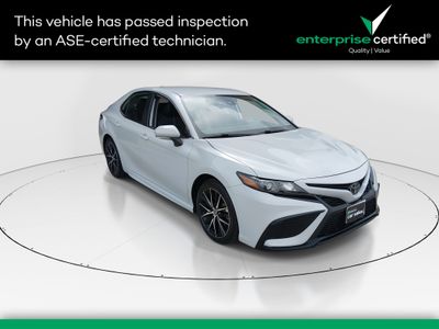 2024 Toyota Camry SE Auto — front three-quarter view