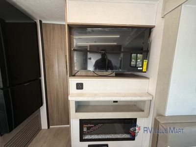 2026 Coachmen RV Freedom Express Ultra Lite - Photo 11