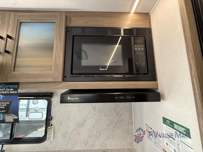 2026 Coachmen RV Freedom Express Ultra Lite - Photo 16