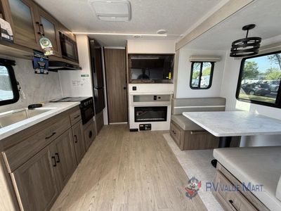 2026 Coachmen RV Freedom Express Ultra Lite - Photo 10
