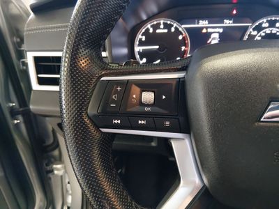 2024 Mitsubishi Outlander — photo 12 view