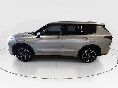 2024 Mitsubishi Outlander — interior view